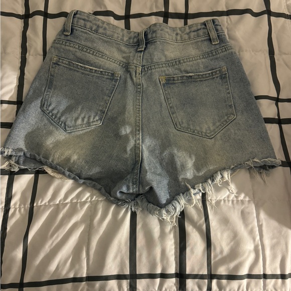 Shorts - Picture 2 of 4